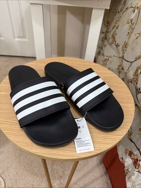 Adidas adilette comfort slides